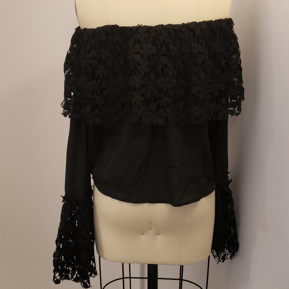 LOVE + HARMONY Off Shoulder Top - Picture 2 of 4